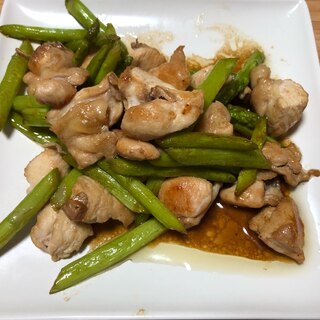 鶏もも肉とアスパラのオイスターソース炒め